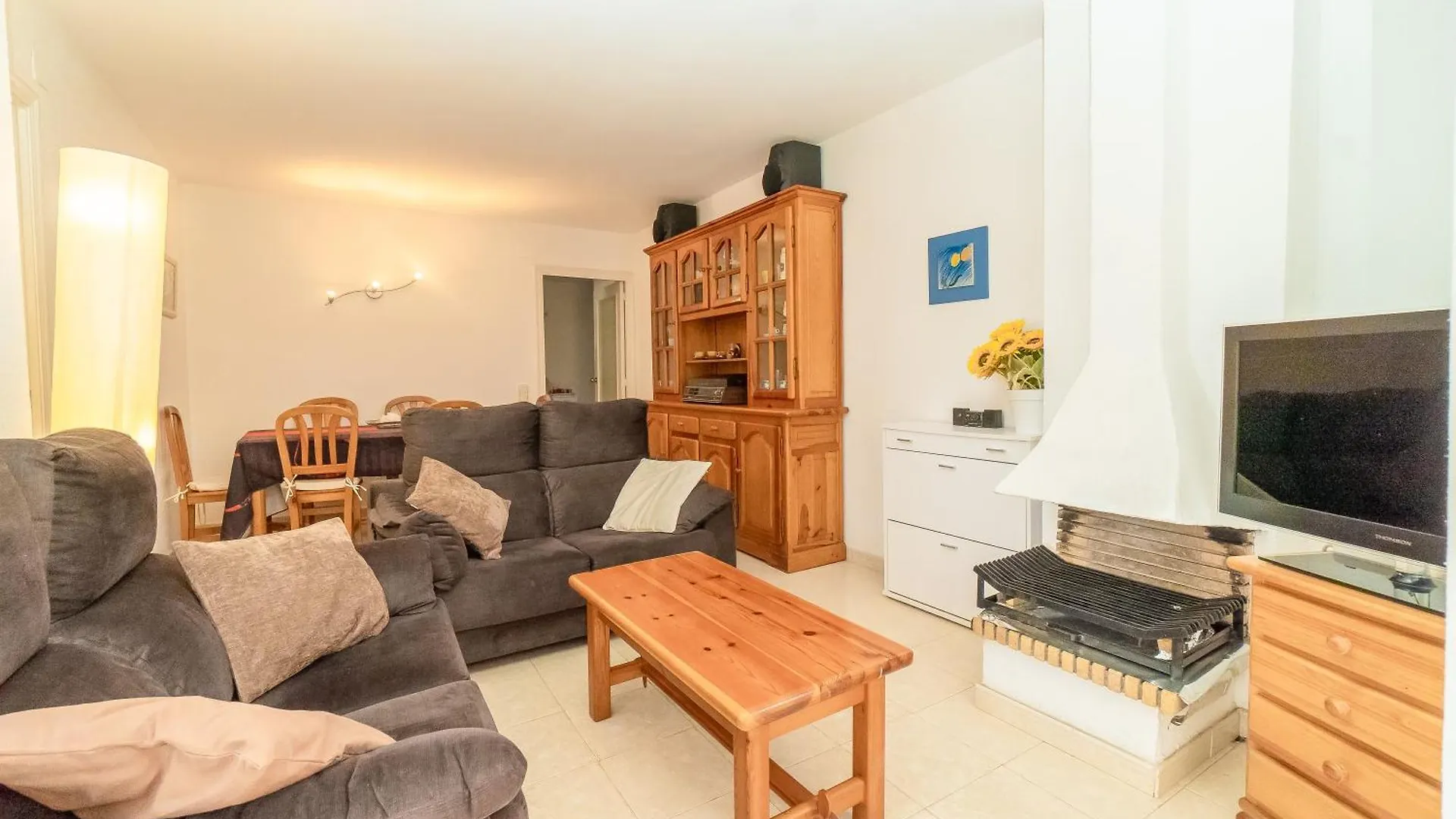Apartamento Completo Con Piscina Y Amplio Balcon Cunit Spain