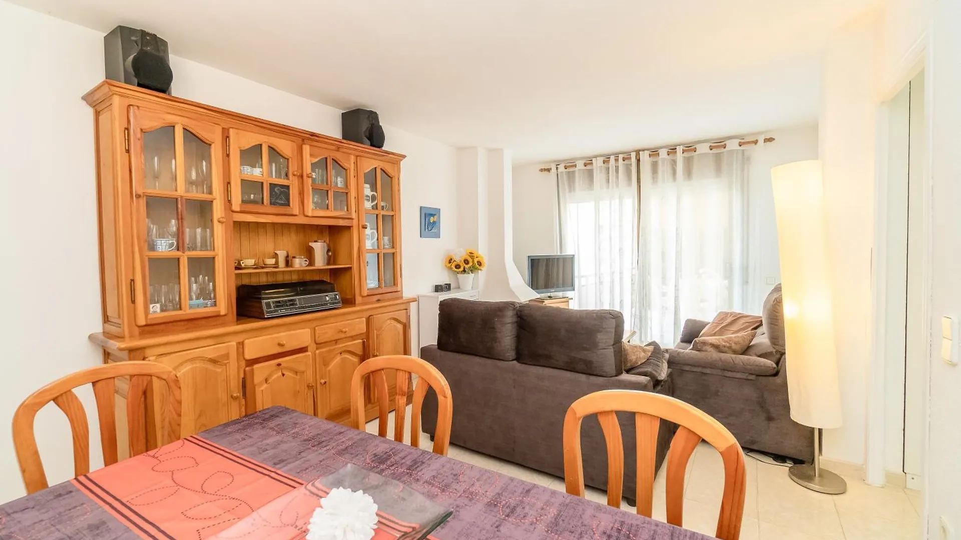 Apartamento Completo Con Piscina Y Amplio Balcon Cunit 0*,  Spain